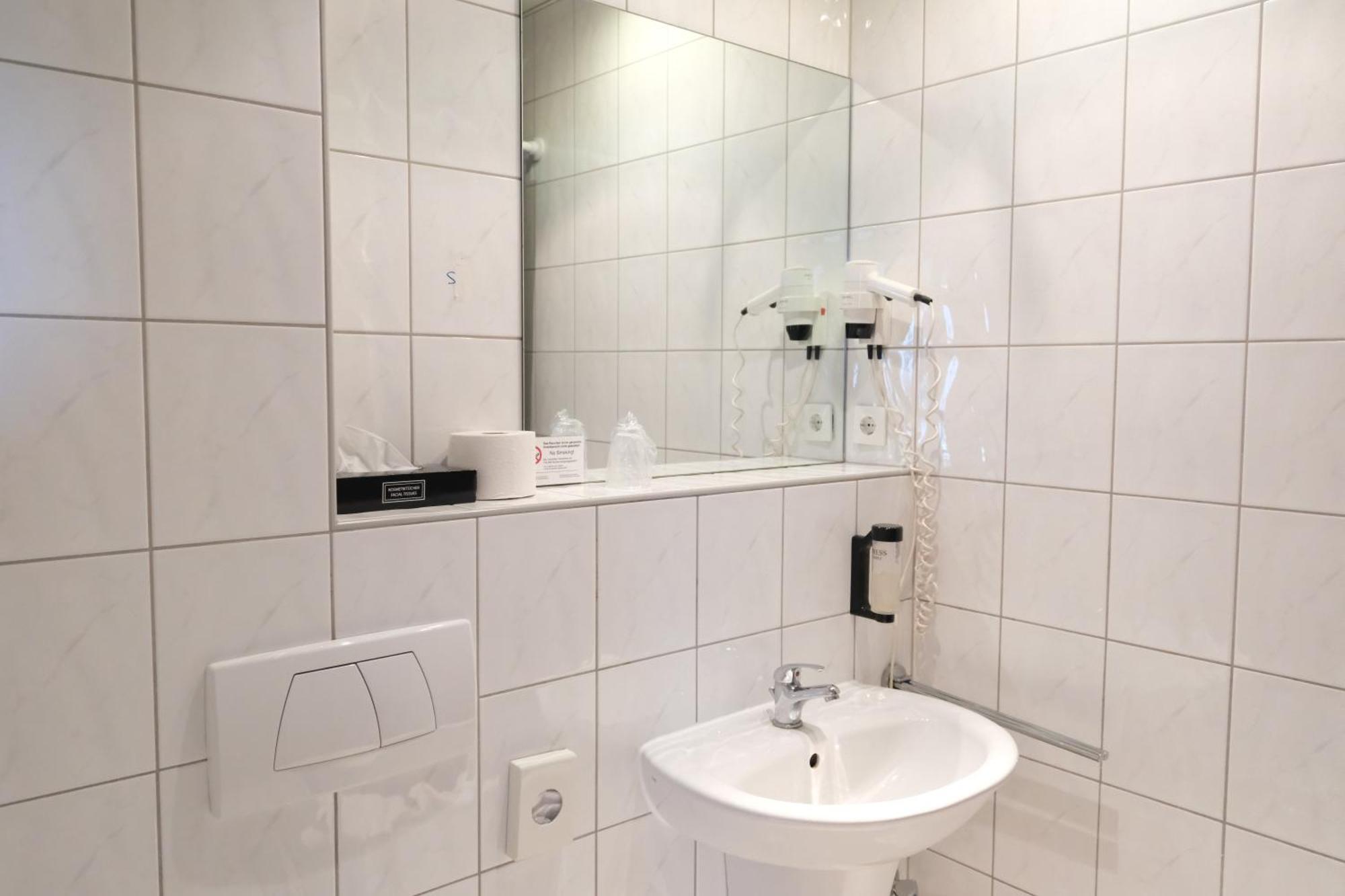 Stargaze Forum Hotel Duesseldorf-Гільден Екстер'єр фото